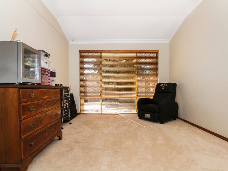 2 Stewart Court, Kallaroo WA 6025