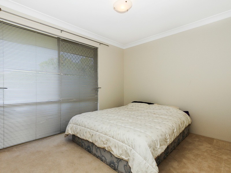 2 Stewart Court, Kallaroo WA 6025