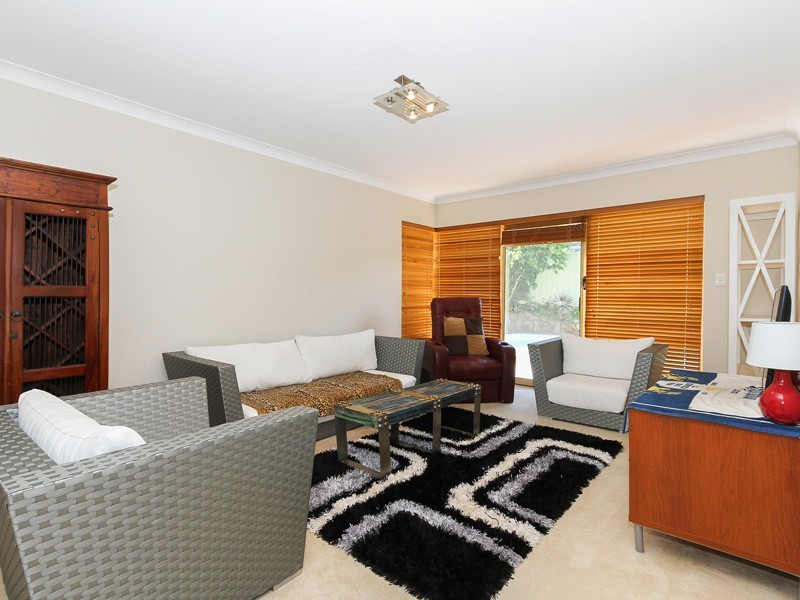 2 Stewart Court, Kallaroo WA 6025