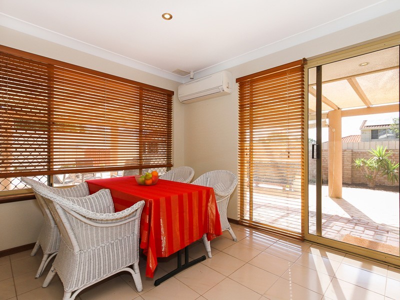 2 Stewart Court, Kallaroo WA 6025