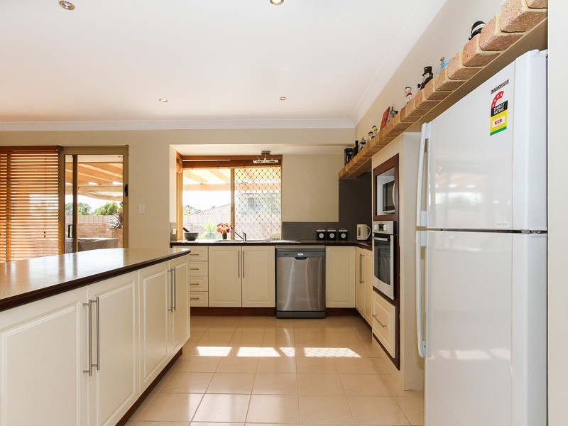 2 Stewart Court, Kallaroo WA 6025