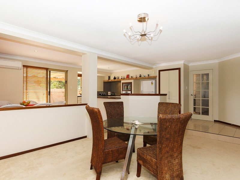 2 Stewart Court, Kallaroo WA 6025