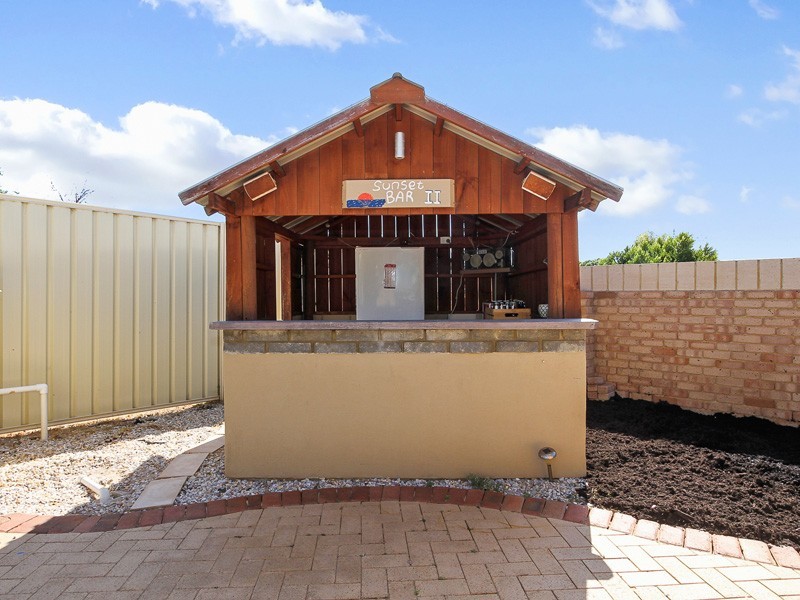 2 Stewart Court, Kallaroo WA 6025