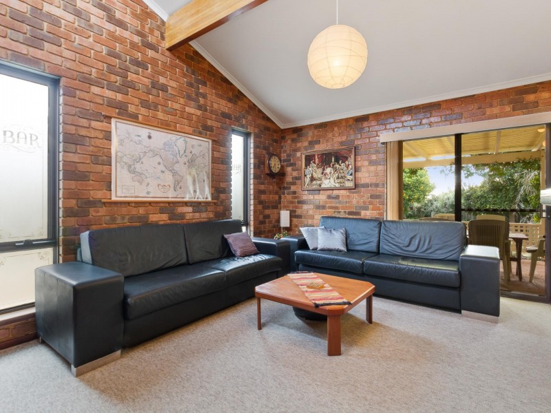 8 MacMillan Rise, Duncraig WA 6023