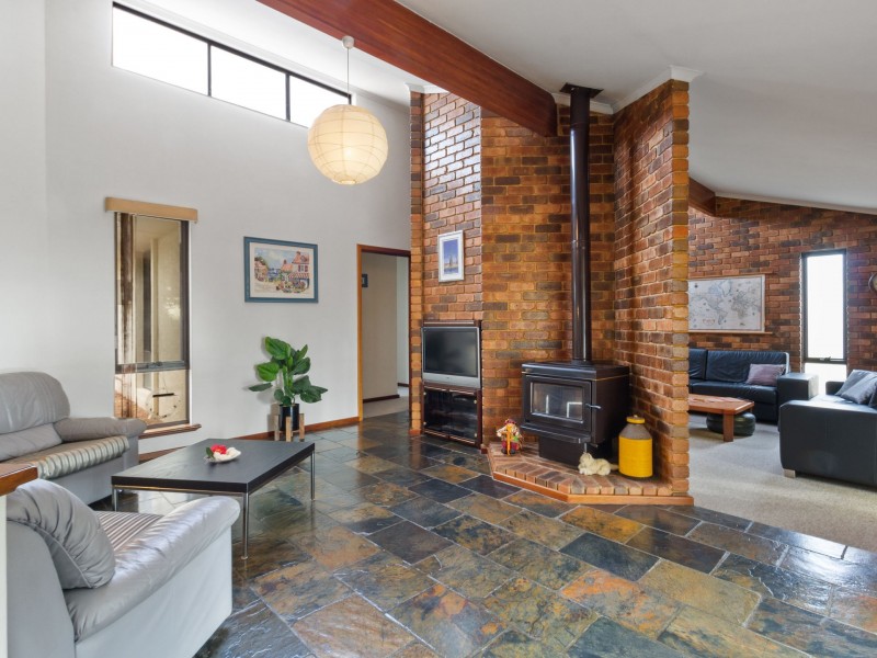 8 MacMillan Rise, Duncraig WA 6023