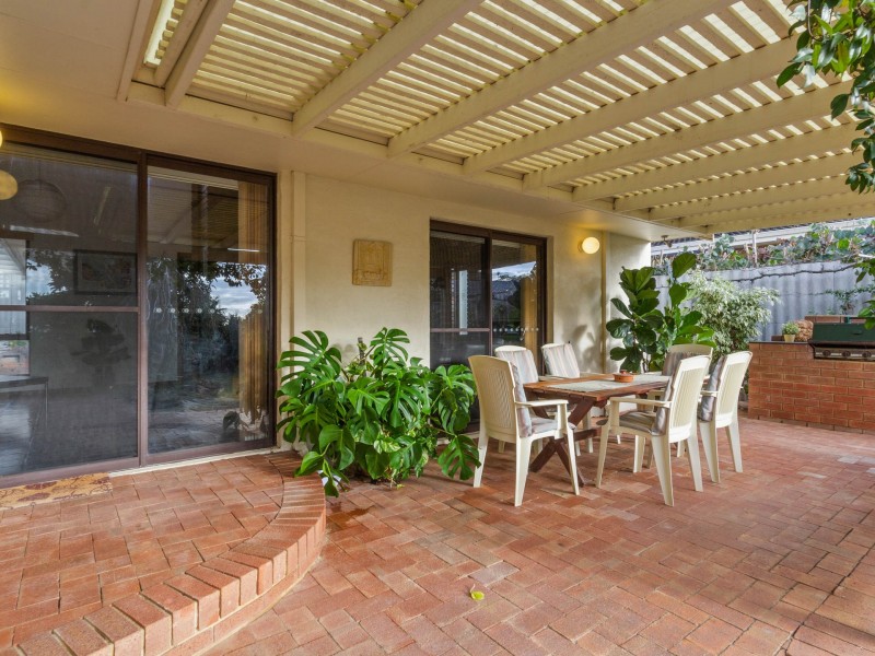 8 MacMillan Rise, Duncraig WA 6023