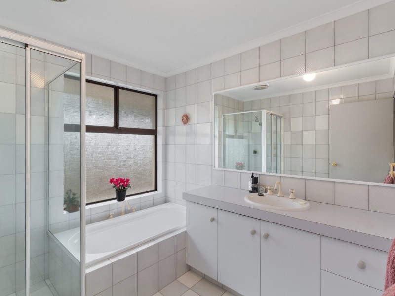 8 MacMillan Rise, Duncraig WA 6023