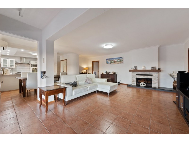 15 Stott Way, Duncraig WA 6023