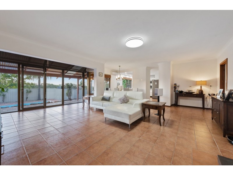 15 Stott Way, Duncraig WA 6023