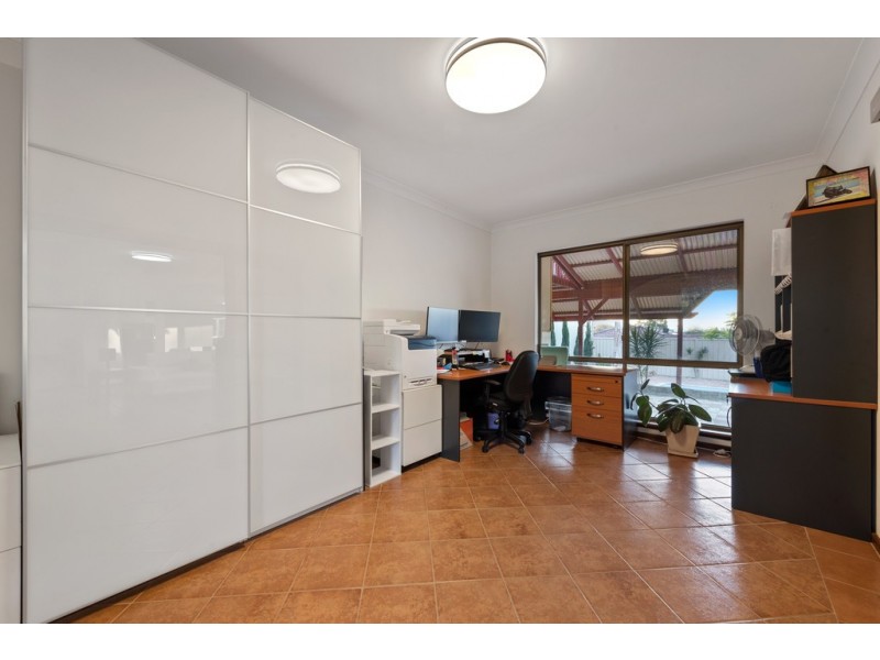 15 Stott Way, Duncraig WA 6023