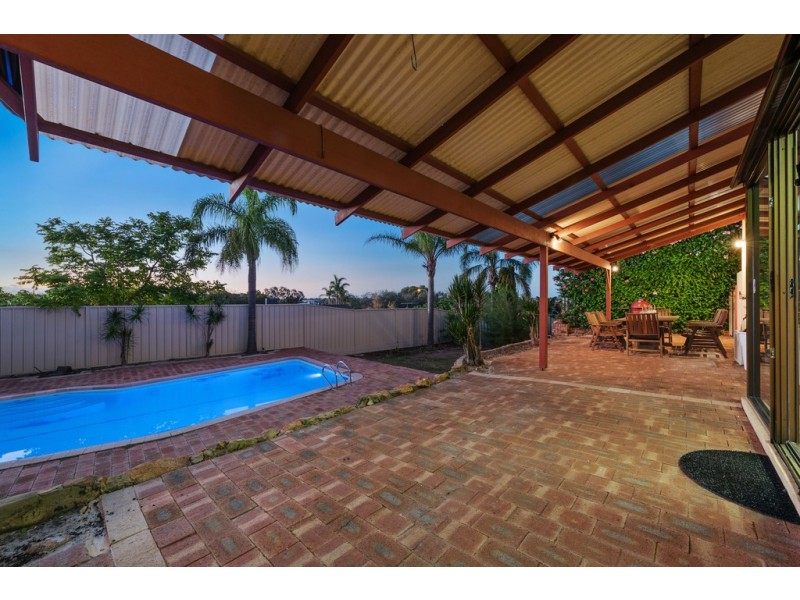 15 Stott Way, Duncraig WA 6023