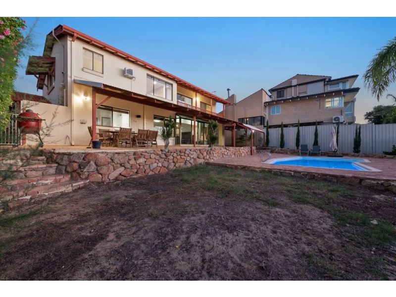 15 Stott Way, Duncraig WA 6023