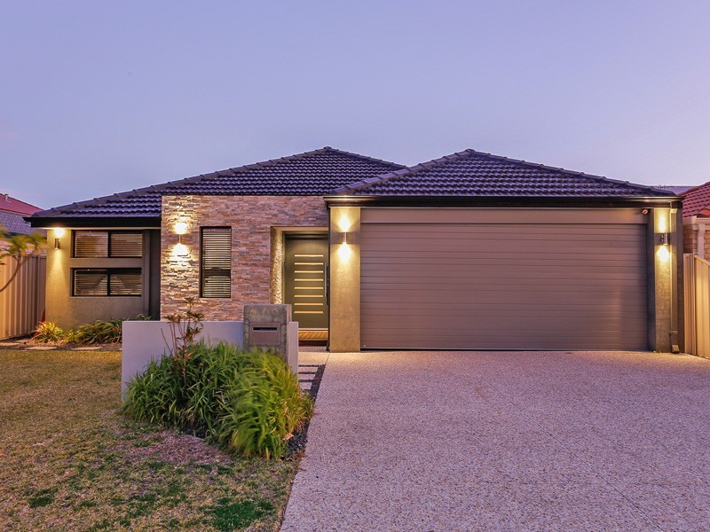 24 Cooper Street, Madeley WA 6065
