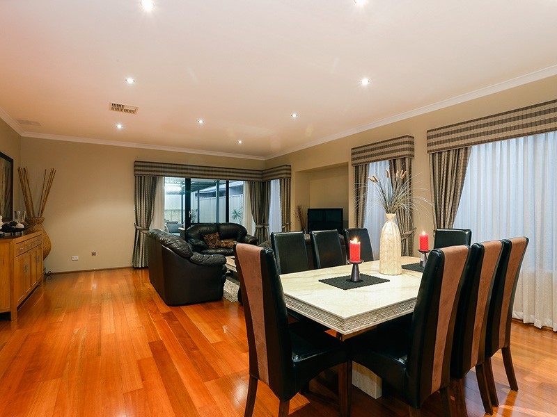 24 Cooper Street, Madeley WA 6065