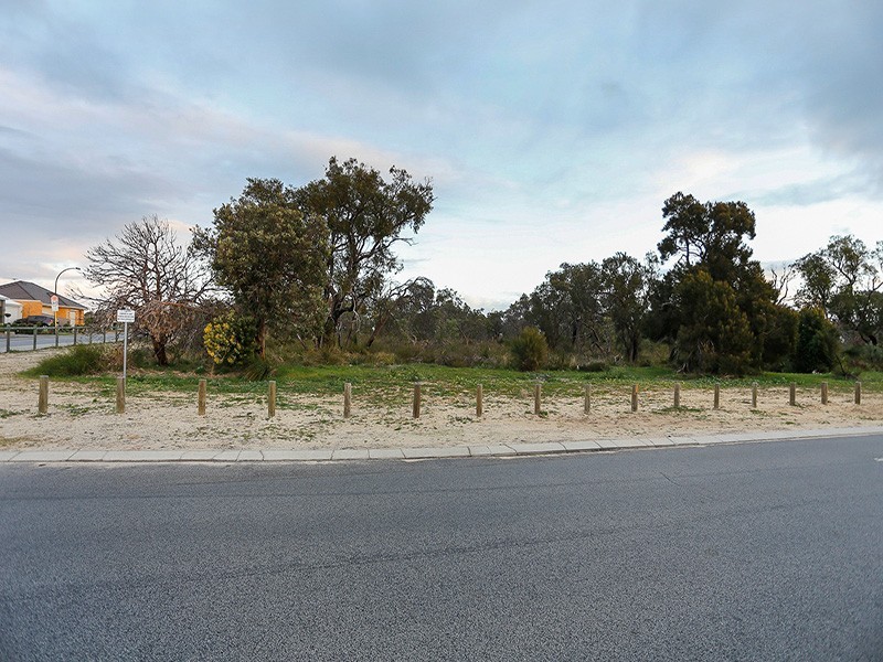 24 Cooper Street, Madeley WA 6065