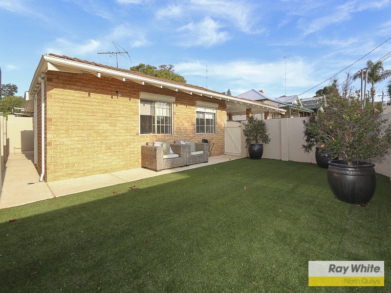 1/104 Mackie Street, Victoria Park WA 6100