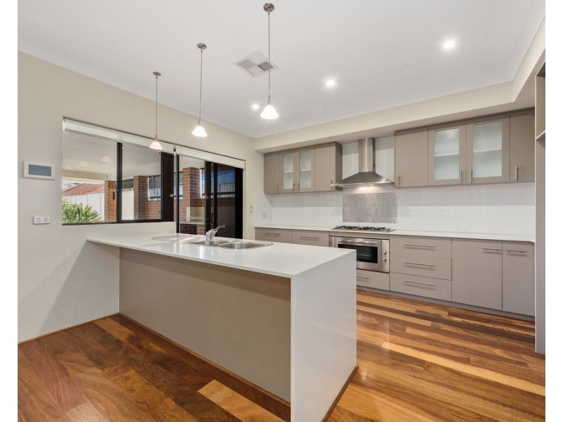 18 Cheltondale Drive, Madeley WA 6065