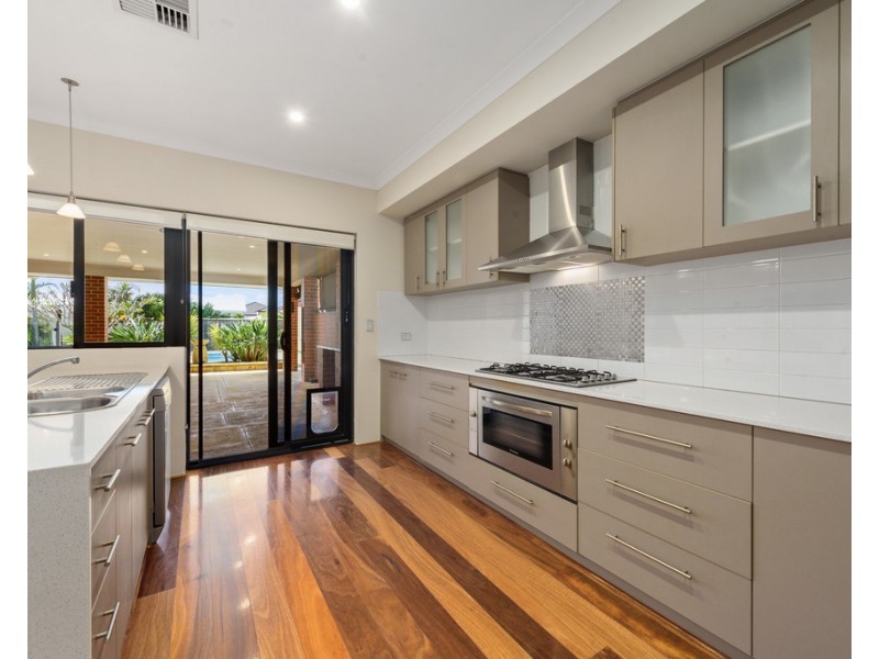 18 Cheltondale Drive, Madeley WA 6065