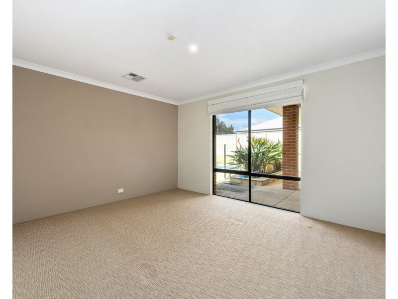 18 Cheltondale Drive, Madeley WA 6065