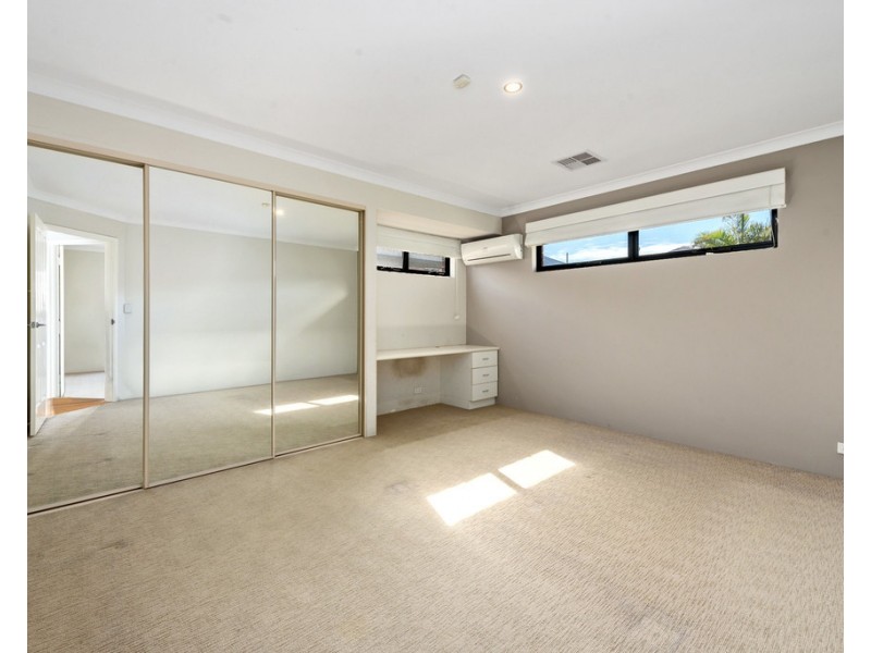 18 Cheltondale Drive, Madeley WA 6065