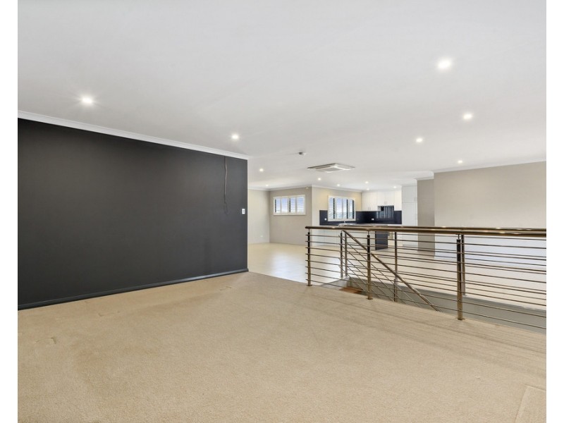 18 Cheltondale Drive, Madeley WA 6065