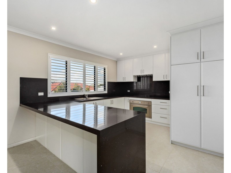 18 Cheltondale Drive, Madeley WA 6065