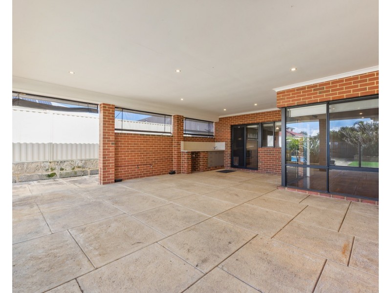 18 Cheltondale Drive, Madeley WA 6065