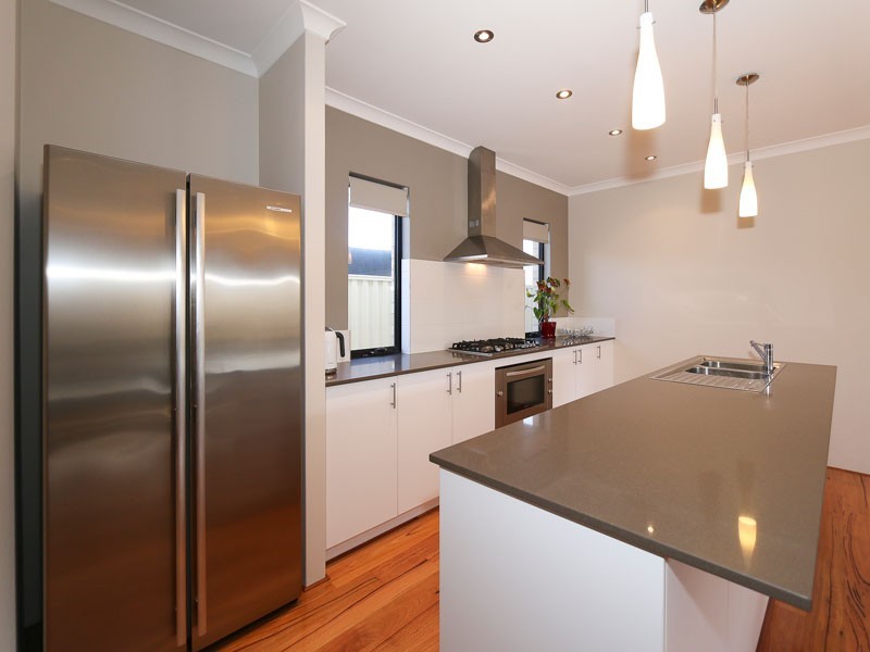 6 Bryanston Pass, Madeley WA 6065