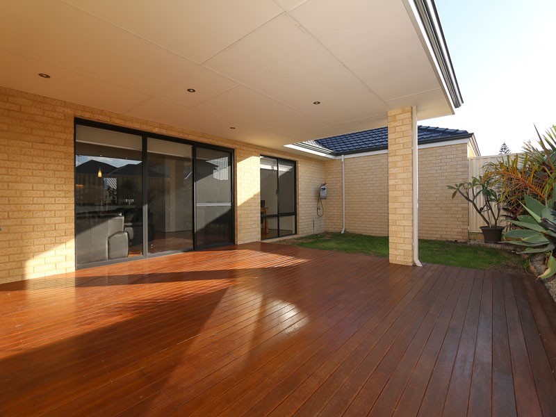 6 Bryanston Pass, Madeley WA 6065