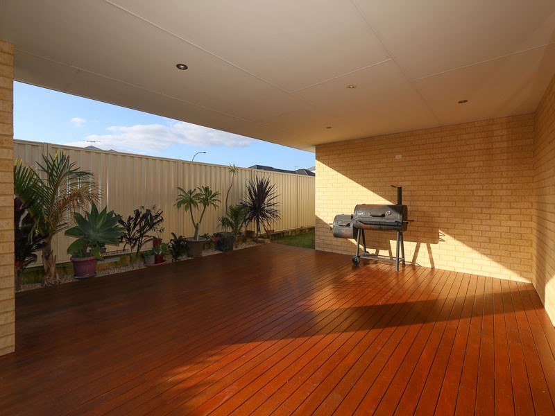 6 Bryanston Pass, Madeley WA 6065