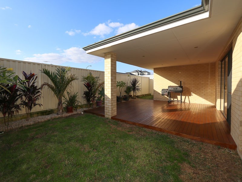 6 Bryanston Pass, Madeley WA 6065