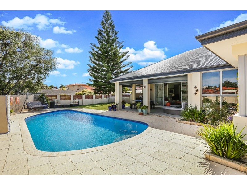 2 Kelso Court, Duncraig WA 6023