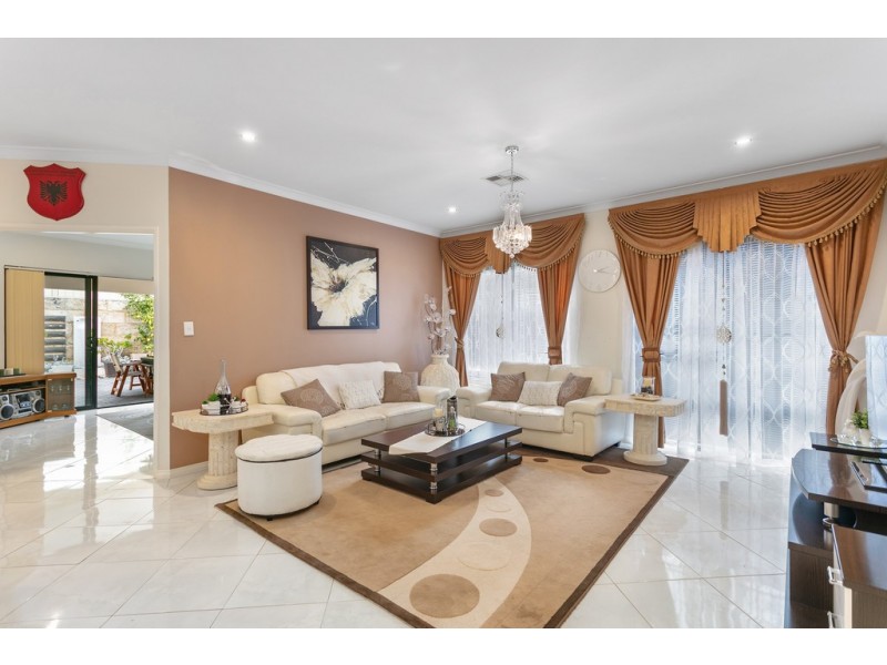 73 Regency Ave, Madeley WA 6065