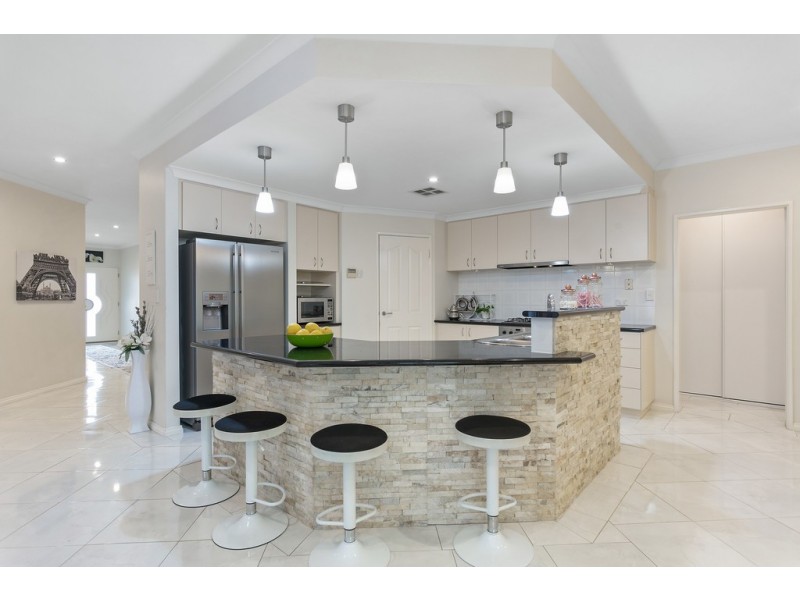 73 Regency Ave, Madeley WA 6065