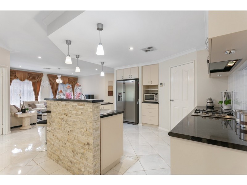 73 Regency Ave, Madeley WA 6065