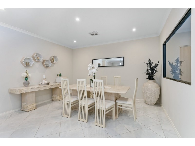 73 Regency Ave, Madeley WA 6065