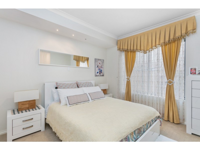 73 Regency Ave, Madeley WA 6065