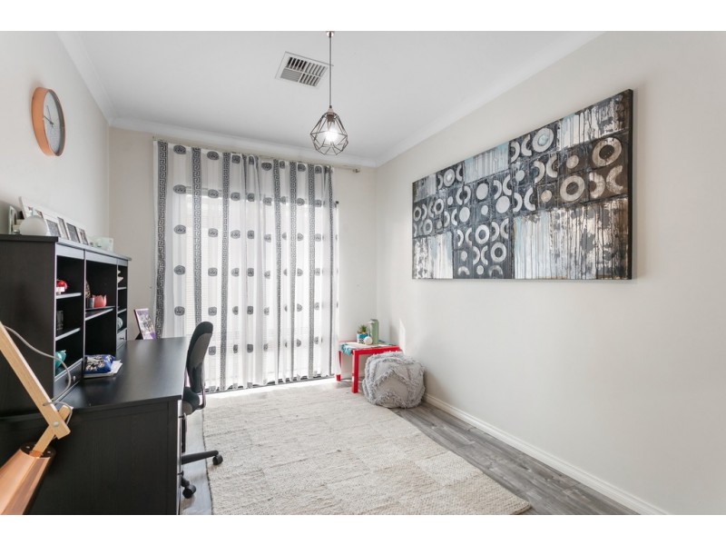 73 Regency Ave, Madeley WA 6065