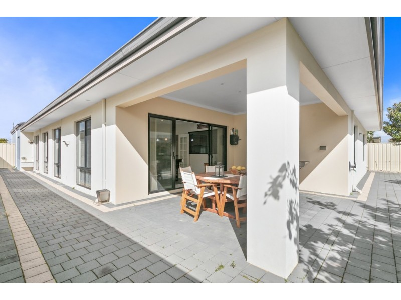 73 Regency Ave, Madeley WA 6065