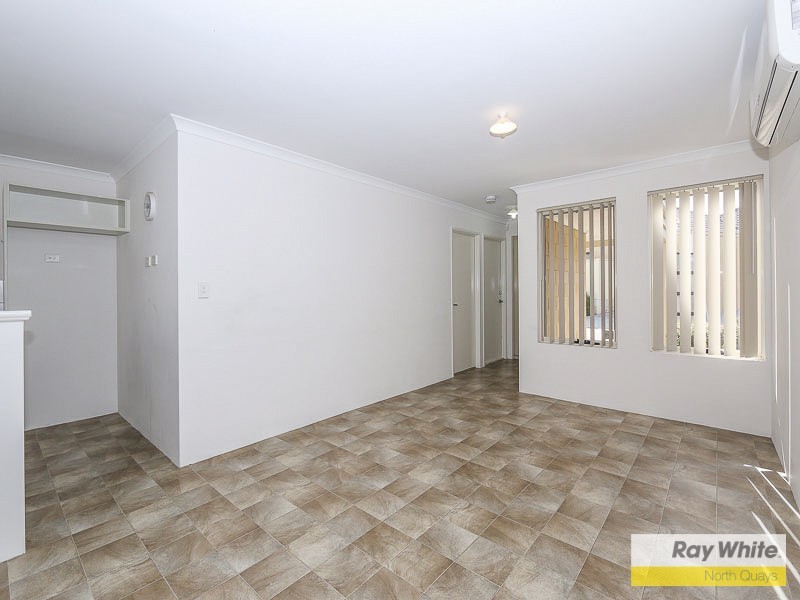 7/4 HOPKINSON WAY, Wilson WA 6107