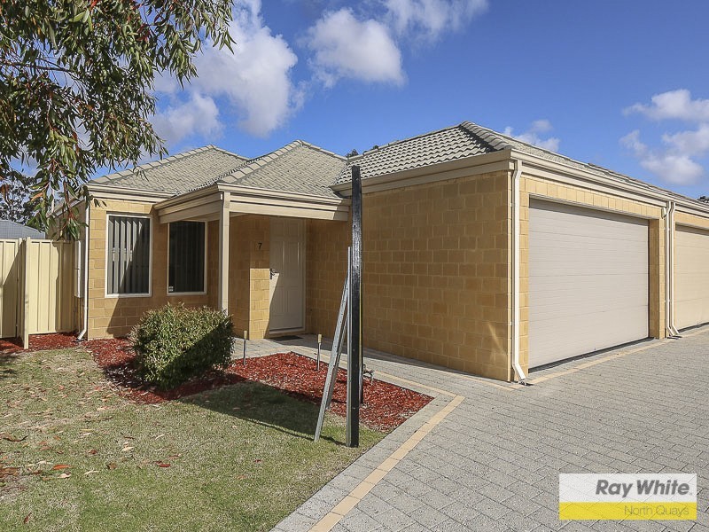 7/4 HOPKINSON WAY, Wilson WA 6107