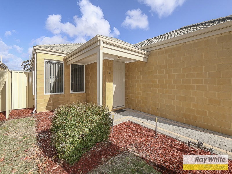 7/4 HOPKINSON WAY, Wilson WA 6107