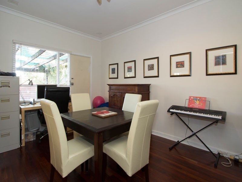 9 Gwelup Street, Karrinyup WA 6018