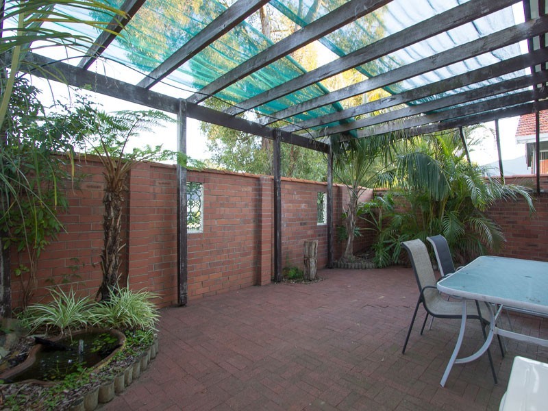 9 Gwelup Street, Karrinyup WA 6018