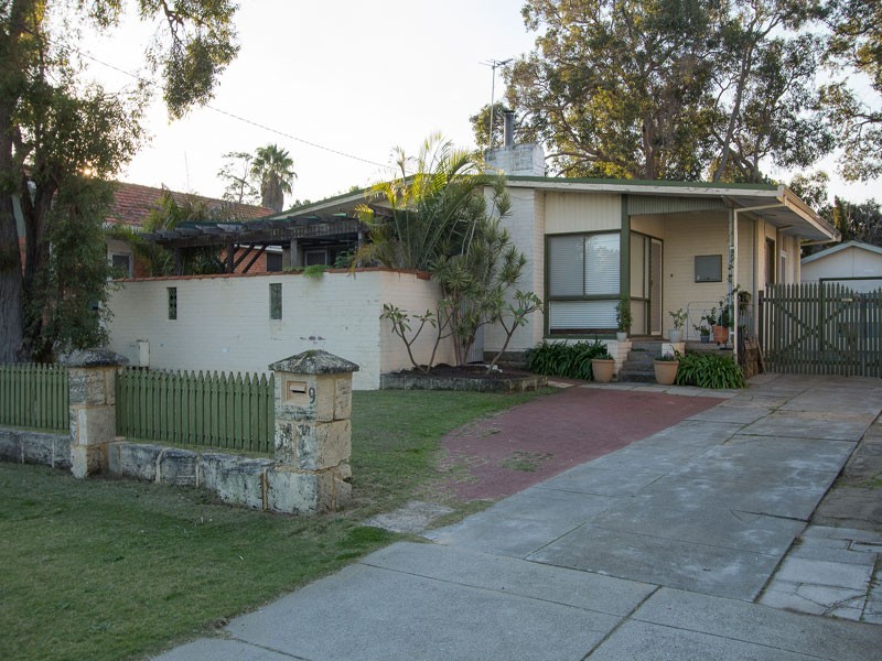9 Gwelup Street, Karrinyup WA 6018