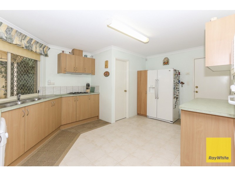 22 Hollins Bend, Madeley WA 6065