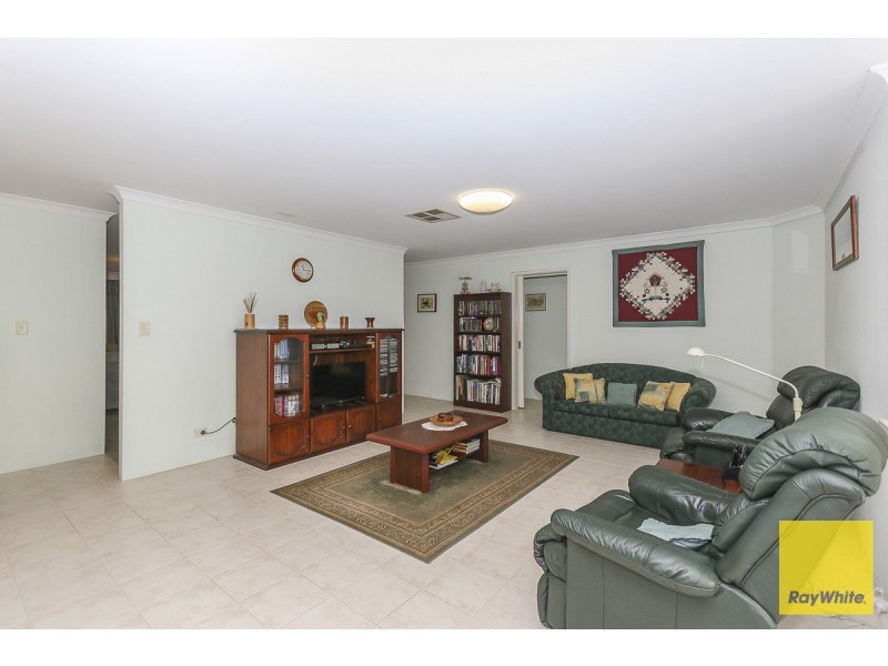 22 Hollins Bend, Madeley WA 6065