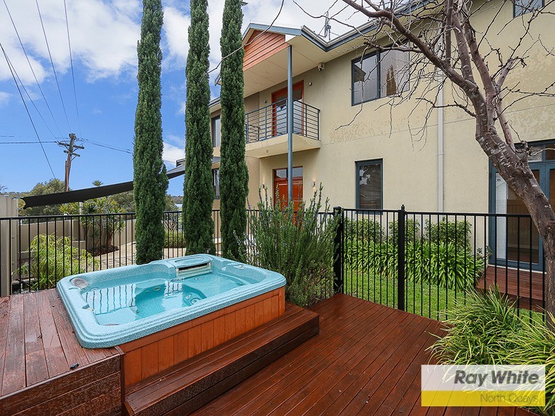 2 GWELUP STREET, Karrinyup WA 6018