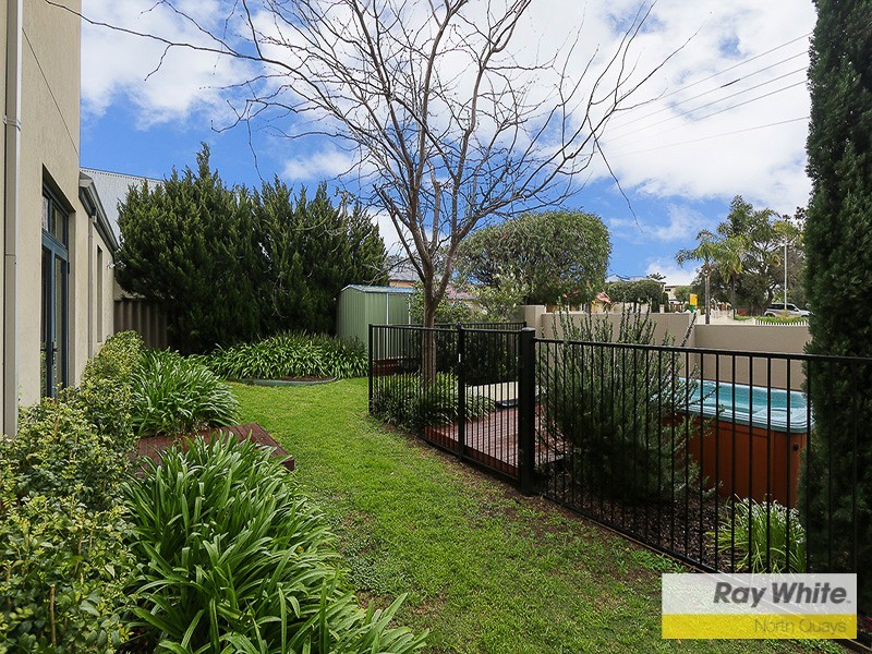 2 GWELUP STREET, Karrinyup WA 6018