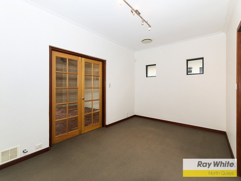 2 GWELUP STREET, Karrinyup WA 6018